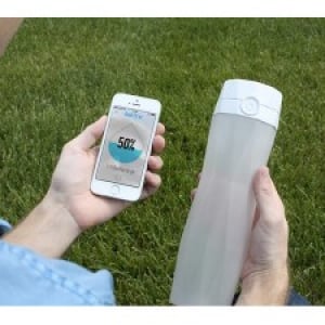 専用ボトルとアプリで1日の水分補給量をモニターする「HidrateMe」とは？