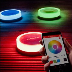 庭やテラスの装飾に！スマホで操るLEDソーラーライト「PLAYBULB garden」