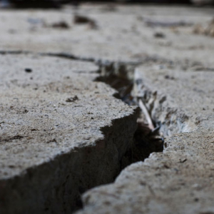 最も怖い自然災害は「地震」。耐震性と保険の備えはどうする？