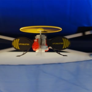 【クリスマスおもちゃ見本市2015】自律飛行するヘリを撃ち落す『UFOバスター』が10月発売へ