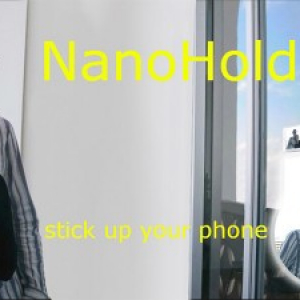 ナノテクノロジーで、スマホをどこでもピタッと貼り付け！「NanoHold」