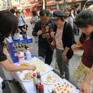 大阪新みやげ「道頓堀トリオ」 登場　訪日中国人客にさっそく好評！