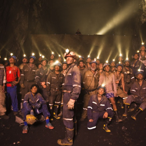 チリ鉱山落盤事故が映画化　主演A・バンデラス「マスク・オブ・ゾロは実在しないが鉱山作業員は実在するヒーローだ」