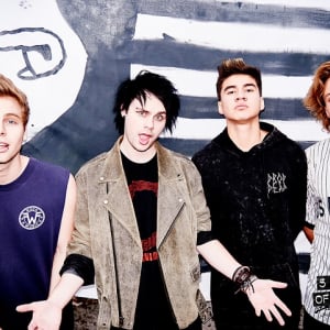 5SOS ファイヴ・セカンズ・オブ・サマーによる初のジャパン・ツアーが2016年2月に大決定、リハーサル見学を含む特典付チケットも販売