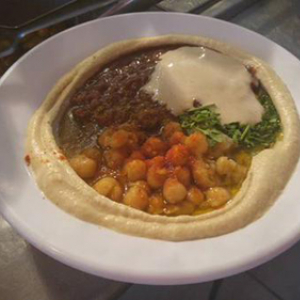 イスラエルのレストランが「ユダヤ人とアラブ人が同じテーブルについたら半額セール」を実施