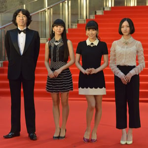 Perfume【第28回東京国際映画祭】にてレッドカーペット初体験！ 大人びた3人のドレス姿に大歓声