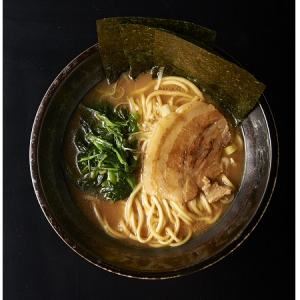 麺屋黒琥渋谷2周年記念「とんこつ醤油ラーメン」が1杯500円！ハロウィン当日は仮装来店で餃子サービス!!