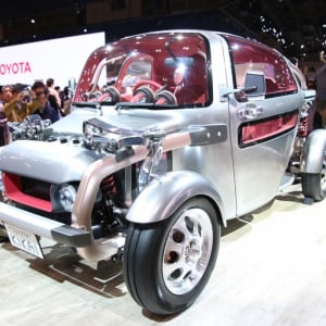 【東京モーターショー2015】「人と機械を対等にするクルマ」　自動車を再発明したトヨタ『KIKAI』レビュー