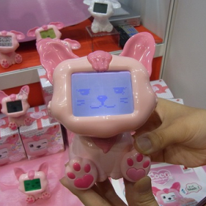 【東京おもちゃショー2011】顔のタッチパネルでふれあう『ココタッチペット』