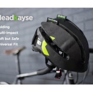 自転車乗りの頭を守る強い味方！持ち歩きに便利な、折りたためるヘルメット「Headkayse」