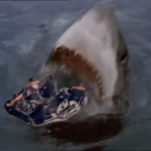 【新年サメ始め】さすが『午後ロー』今年もブレない！　サメ映画『シャーク・アタック』シリーズ全作放送［ホラー通信］