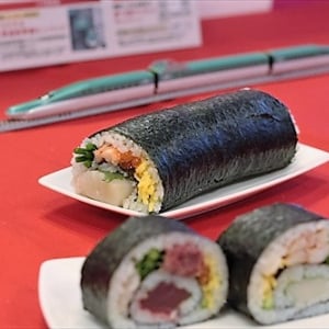 青森と北海道どちらから食べる？『青函トンネル巻』を食べてきた！イオンの恵方巻取材レポート