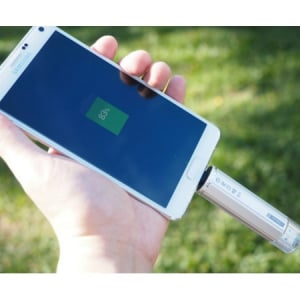 スマホに直接挿入できるケーブルレス充電器が登場！しかも5倍速の充電が可能