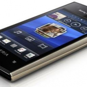 Sony Ericsson、Xperia ray SO-03Cのソニーストアでの先行展示を8月20日（土）より開始