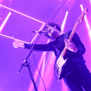 The 1975 モノクロームからカラーへ…確実な進化を見せつけた一夜限りのソールドアウト公演レポート