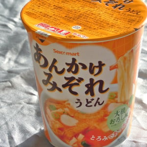 カップ麺に大根おろし？北海道のコンビニ王者「セイコーマート」で独自商品を発見