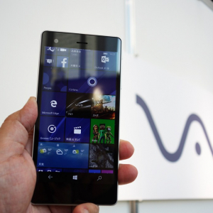 VAIOデザインの筐体に『Coutinuum』対応　Windows 10スマートフォン『VAIO Phone Biz』が4月発売へ