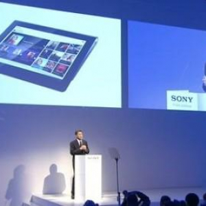 IFA 2011：Sony、「Sony Tablet S」と「Sony Tablet P」を正式発表、価格も公開