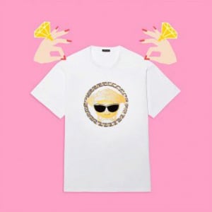 ヴェルサーチのメデューサマークが絵文字に！Versace Emojiアプリに注目