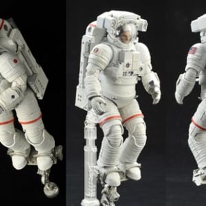 理系のロマン！　リアルすぎる宇宙飛行士プラモデル『1/10 ISS 船外活動用宇宙服』