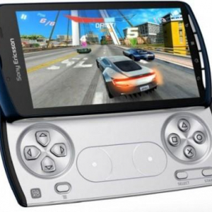 米AT&T、「Xperia PLAY 4G」を9月18日に発売