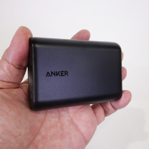 従来比で約30％小型化した10000mAh容量のモバイルバッテリー『Anker PowerCore 10000』　発売後に即完売も再販を開始