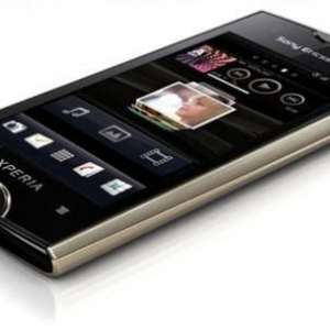 Sony Ericsson、「Xperia ray」SIMフリー版を米国で発売