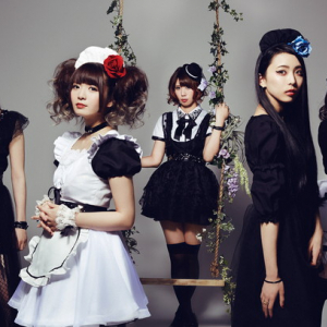 メイド服でロックするガールズバンド BAND-MAID 最新“お給仕”は新アルバム楽曲のMV公開