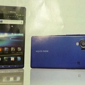 NTTドコモ「AQUOS PHONE SH-01D」の画像