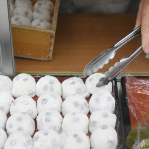 【博多】都会のド真中で和菓子一筋85年！ 福岡の老若男女が愛する、つきたての「豆大福」は味わうべし！