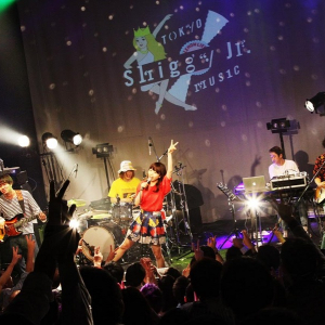 Shiggy Jr. 音楽×アートのイベントでトリに登場、盟友の門出を祝福したハッピーでポップなステージ！