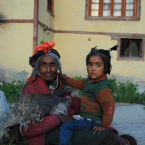 【インド】ラダックのダー村で出会ったフレンドリーな「花の民」