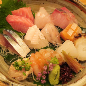 新潟の美味しい日本酒と新鮮な魚介類やこだわりの創作料理を楽しめる居酒屋