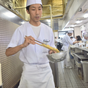 絶妙なタイミングで提供される絶品天ぷらが1,000円以下でコスパ最強！【博多】