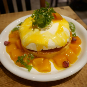 【日本一のパンケーキ店】『アクイーユ』のマンゴーのレアチーズパンケーキで常夏気分♪