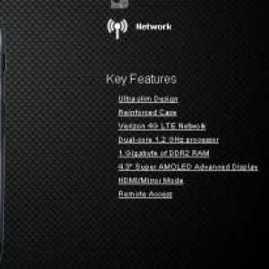 米Verizon、LTE対応の薄型スマートフォン「Motorola Droid RAZR」を発売