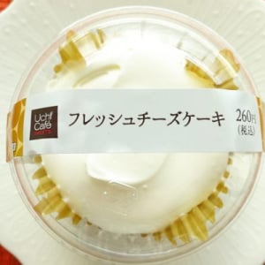 プルンプルンの弾力に衝撃！ ローソン「フレッシュチーズケーキ」を食べてみた