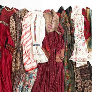 世界各国の民族衣装や洋服が揃う「Vintage Trabal Costumes」開催