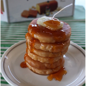 見た目も香りもソックリなパンケーキのキャンドルがおいしそう…！