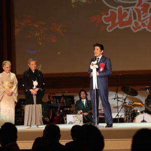 北島三郎の芸道55周年記念パーティー【感謝の宴】安倍首相も駆けつけ700人が祝福