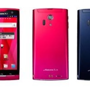 ドコモスマートフォンラウンジで「ARROWS X LTE F-05D」、「ARROWS μ F-07D」、「BlackBerry Bold 9900」の展示が開始