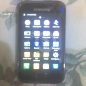 Samsung GT-S7500の複数の実機画像