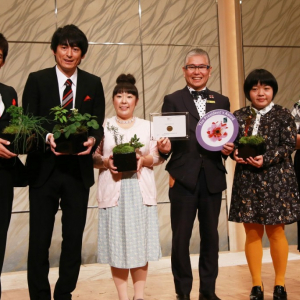 庭園デザイナー・石原和幸氏の快挙を“同僚”よしもと芸人が祝福　国際ガーデニングショーで最高賞を獲得