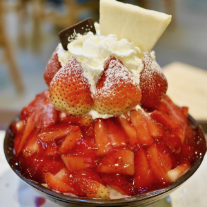 暑いタイで韓国の高級いちごかき氷が人気！『ソルビンストロベリープレミアム』を思い切って食べてみた。