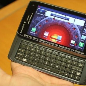 Verizon版XOOM 2「Droid Xyboard」と「Driod 4」の写真