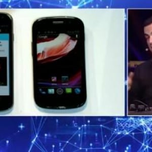 Le Web 2011でのEric Schmidt氏のインタビューの中で、Ice Cream Sandwichを搭載したNexus SとXOOMが登場