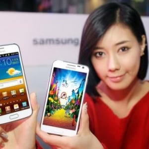 Samsung、韓国でGalaxy S II HD LTEのホワイトカラーを、米国でT-Mobile版Galaxy S IIのホワイトカラーを発売