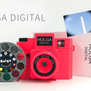 アナログ気分が楽しめちゃうデジカメ「Holga」にレトロな“ギフトセット”が登場♪