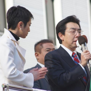 「逃げるな！」野田首相の街頭演説中止で新橋駅前は騒然