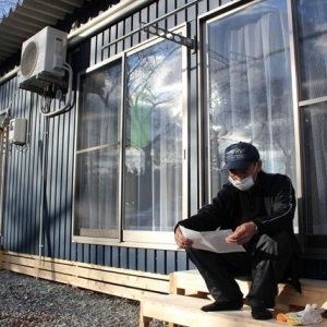 警戒区域に近い仮設住宅の新年「少なくとも2、3年はこの生活が続く」